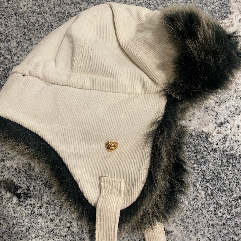 BNWOT Kids Juicy Couture Faux Fur Trapper Hat - Cream / Black